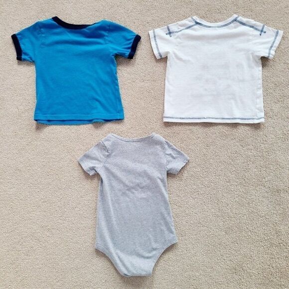 LOT 2 Boys Short Sleeve T-Shirts & Onesie 18-24 months - Picture 9 of 10